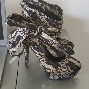 New Eron shoes  never worn!